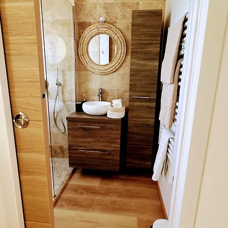 Superbe Terrasse Et Parking Prive アパート サントロペ