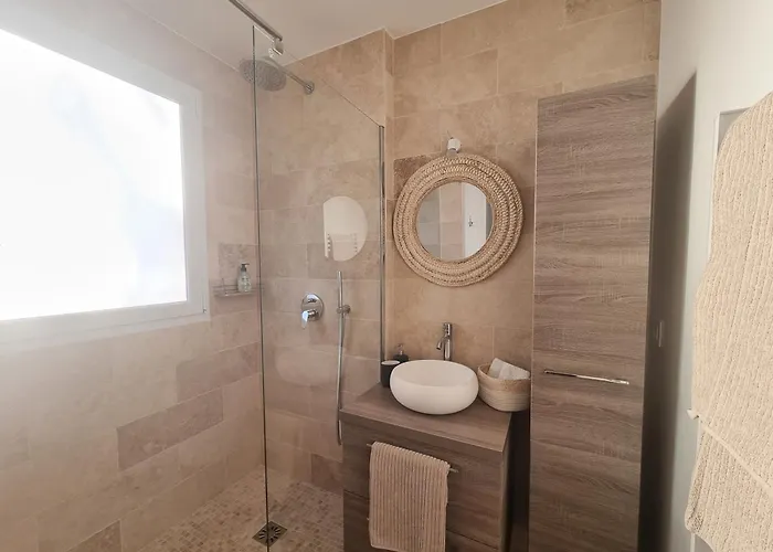 Daire Superbe Terrasse Et Parking Prive