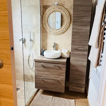 Superbe Terrasse Et Parking Prive سان تروبيه